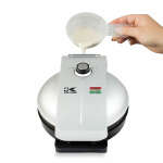 POUR WAFFLE MAKER